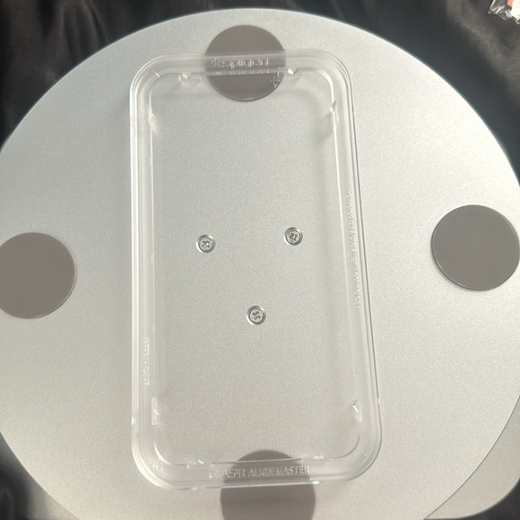 Spigen AlignMaster screen glass protector - Picture 4 of 4